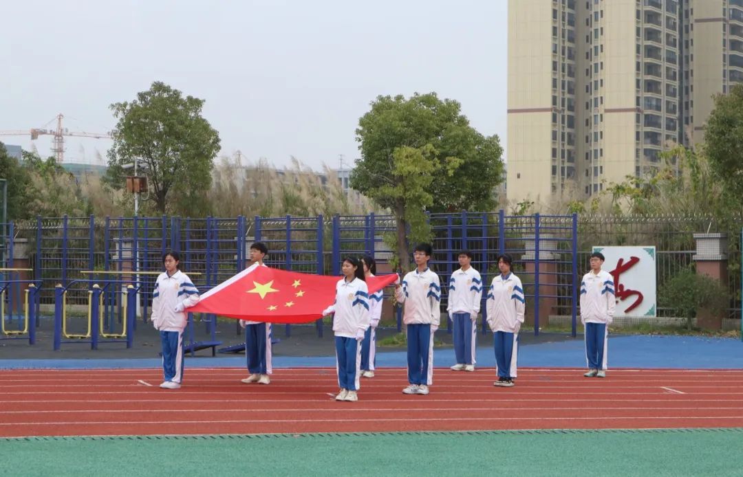 弘扬爱国主义，共建文明校园 ——我校开展安全文明和爱国主义教育活动